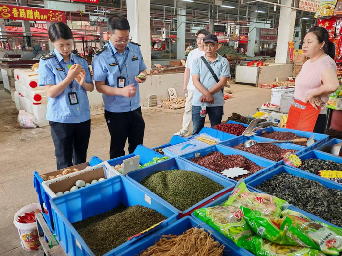 筑牢“放心吃”安全防線！成都召開(kāi)農(nóng)產(chǎn)品批發(fā)市場(chǎng)監(jiān)管現(xiàn)場(chǎng)會(huì)