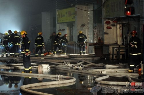 上海最大農產品批發市場突發火災，致6人遇難，安全警鐘再鳴